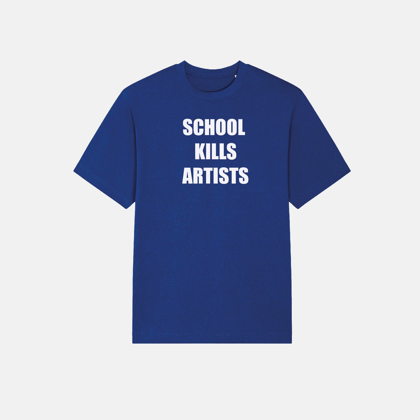 Blaues Oversized Shirt mit School Kills Artists Print, Vorderansicht.